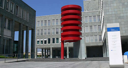 Kantonale Verwaltung Zug – Zutrittskontrolle, Tür-/Alarmmanagement, Zeiterfassung